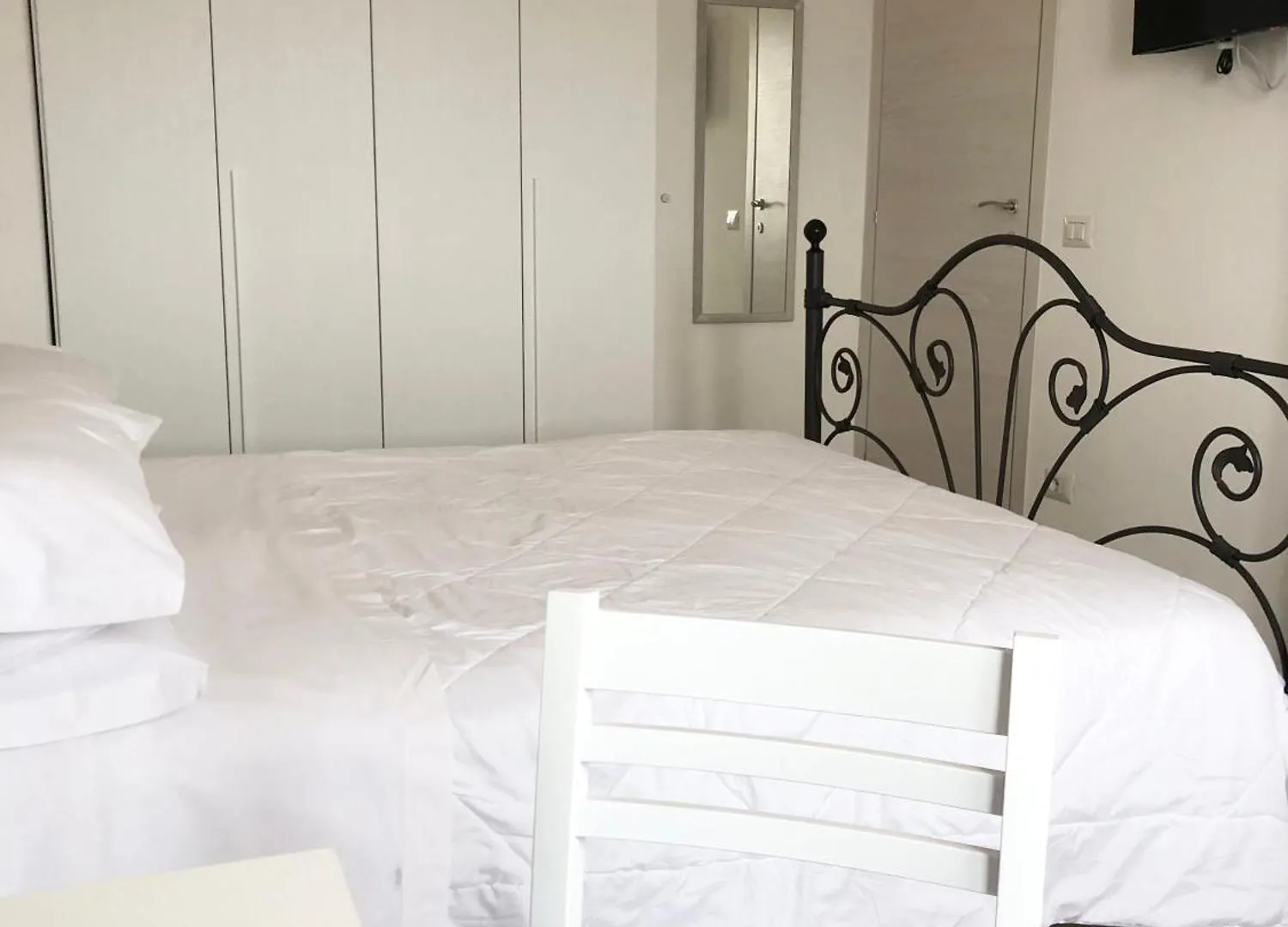 Blumarine Bed and Breakfast Palau
